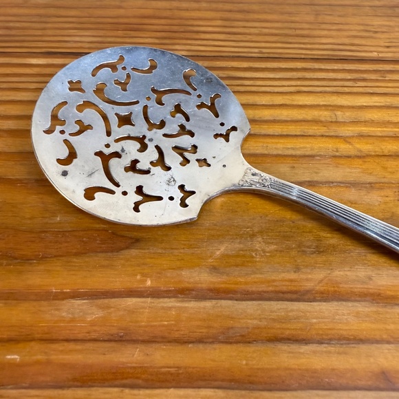 Vintage Wm. A. Rogers Silverplate Pastry Server | Oneida LTD - Picture 9 of 12